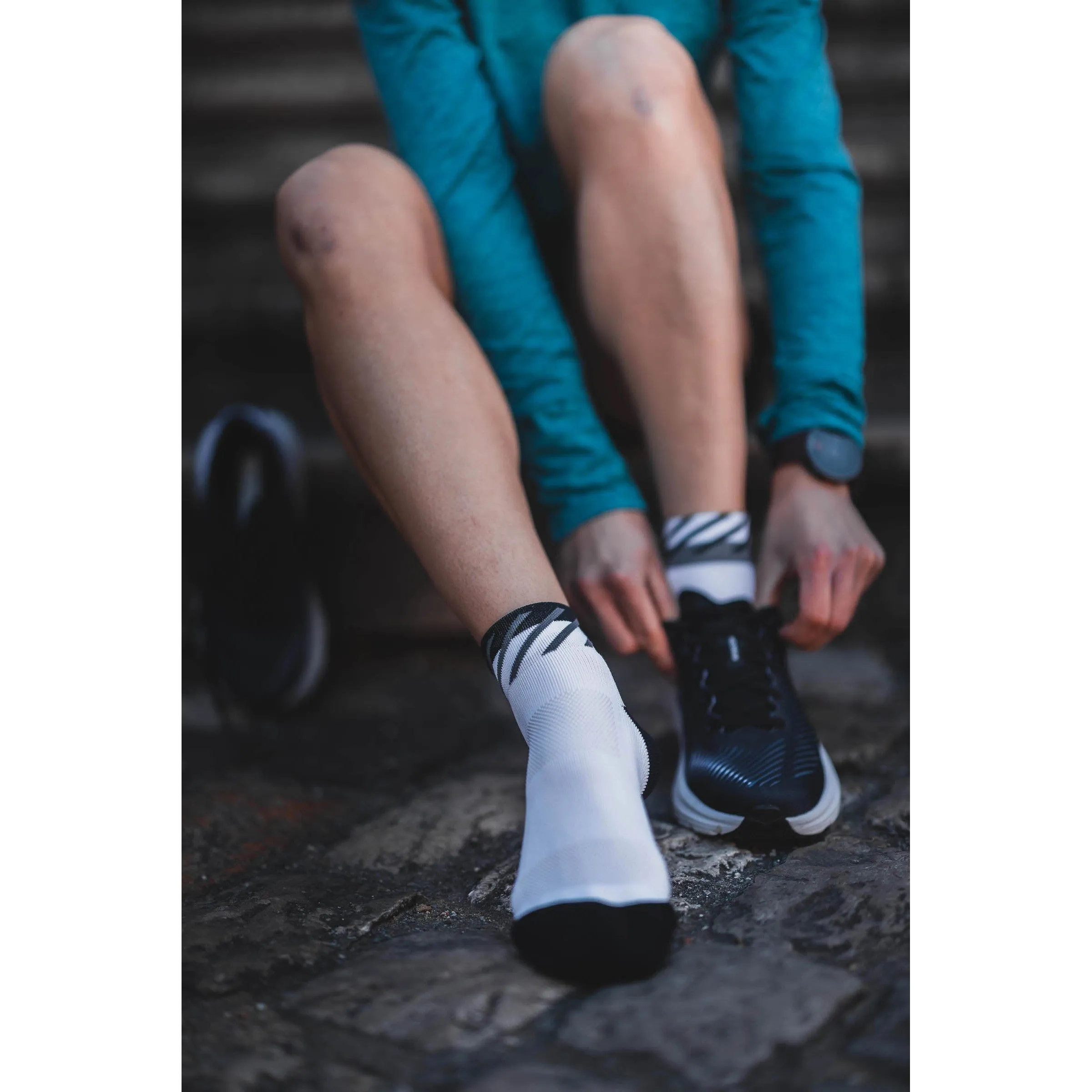 INCYLENCE RUNNING SOCKS - DISRUPTS SHORT WHITE